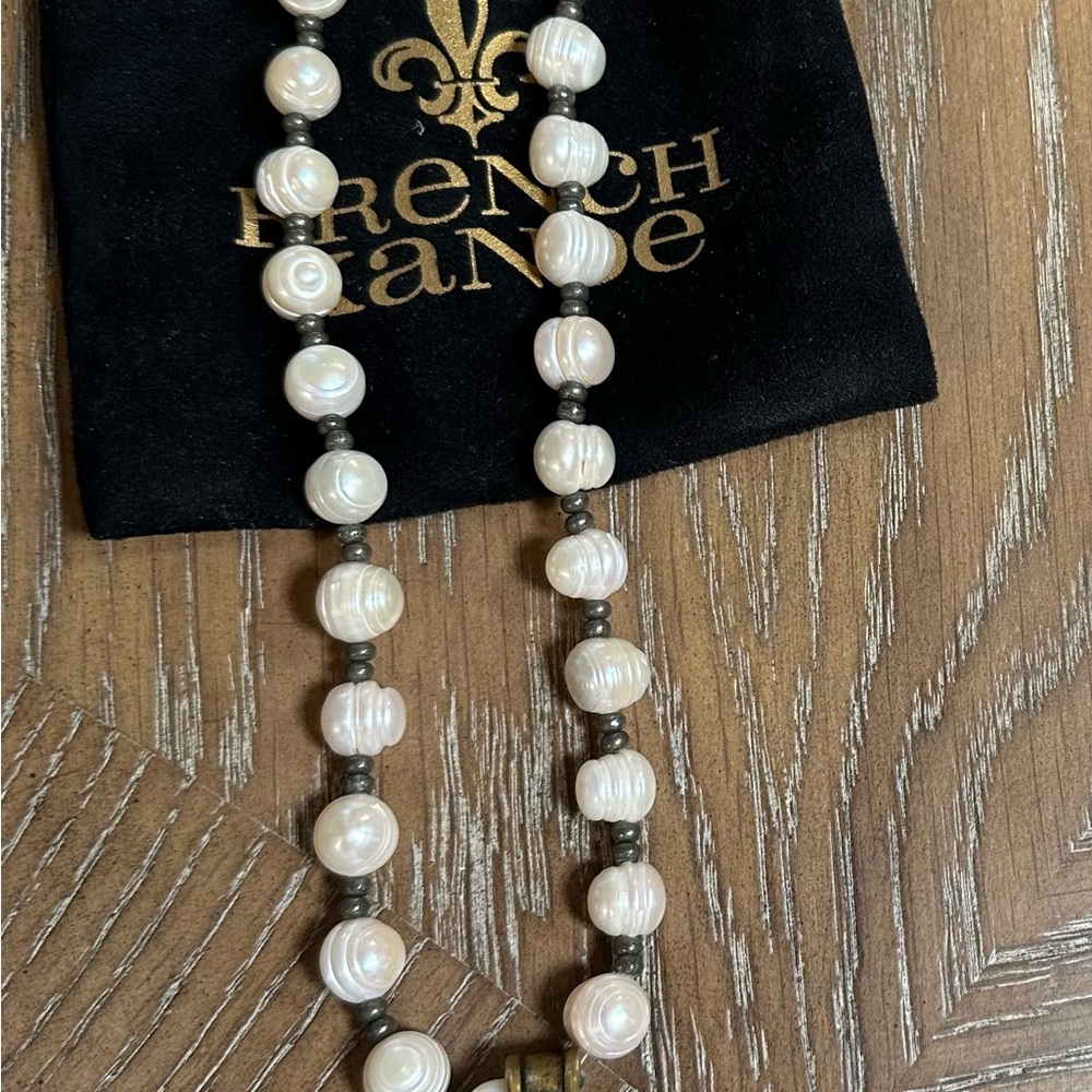 French Kande Bronze Medallion Necklace with Pearl Beads - Picture 5 of 6